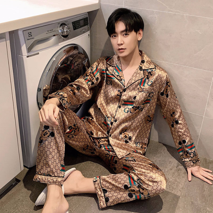 Bộ đồ ngủ lụa satin thoải mái dành cho nam