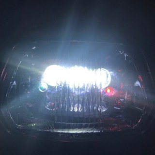 Đèn pha led 6 bóng gắn super dream.
