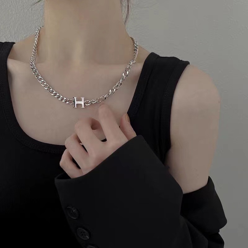 Dây chuyền titan thép không rỉ chữ H