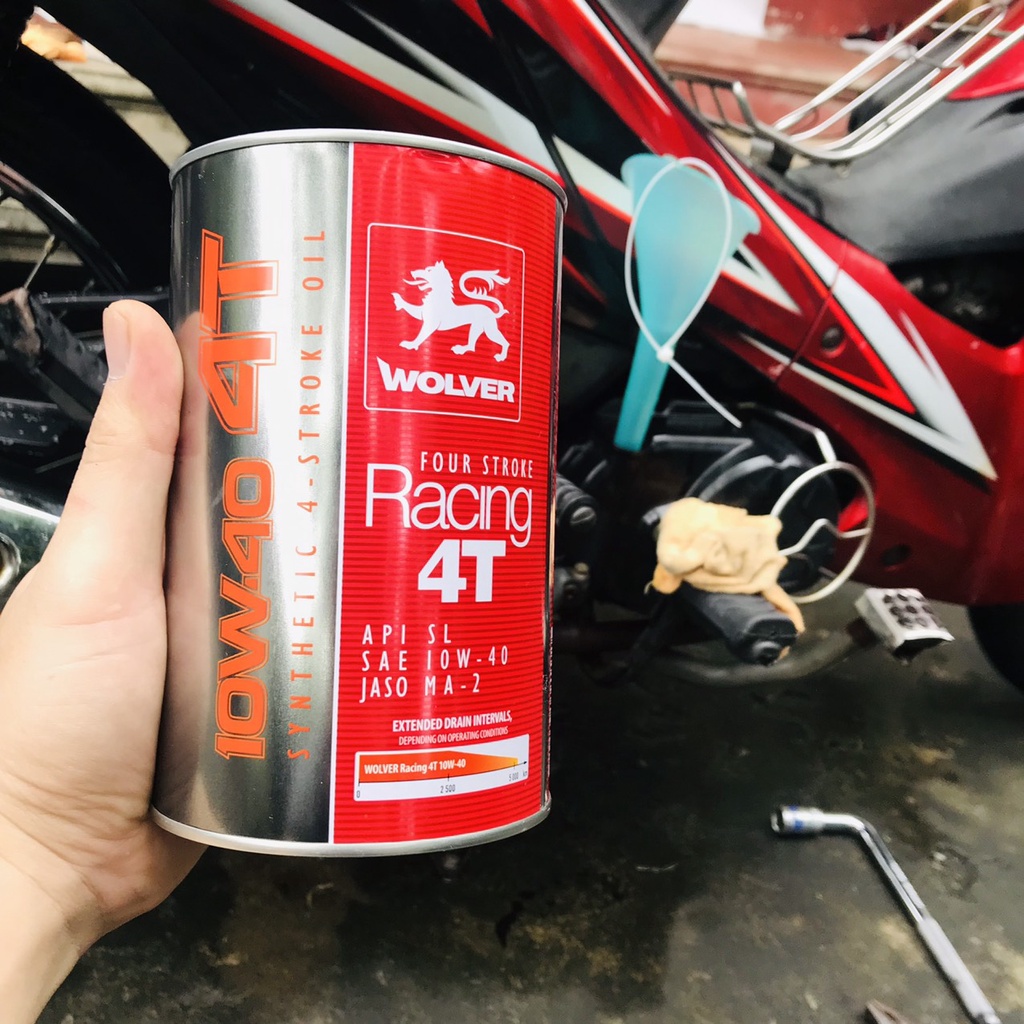 Thùng nhớt Wolver Racing 4T 10W-40 6 lon tổng hợp cao cấp nhập khẩu Đức dành cho xe máy số và xe côn tay