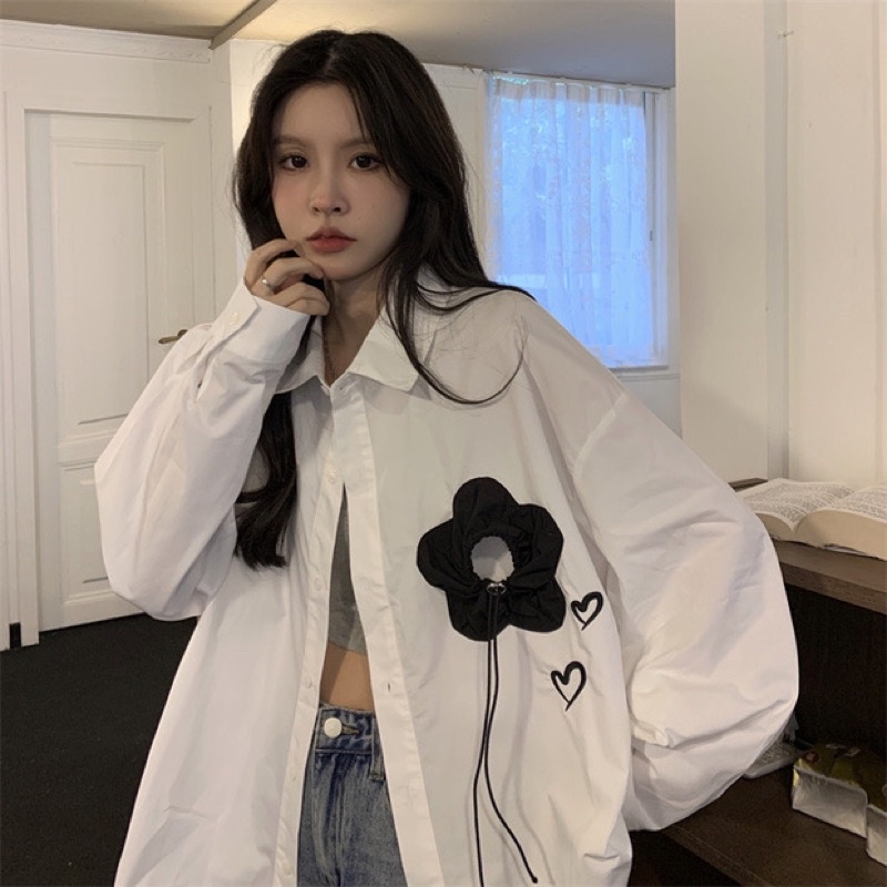 Áo sơ mi trắng kiểu hoa phối viền đính hoa tay dài 2023