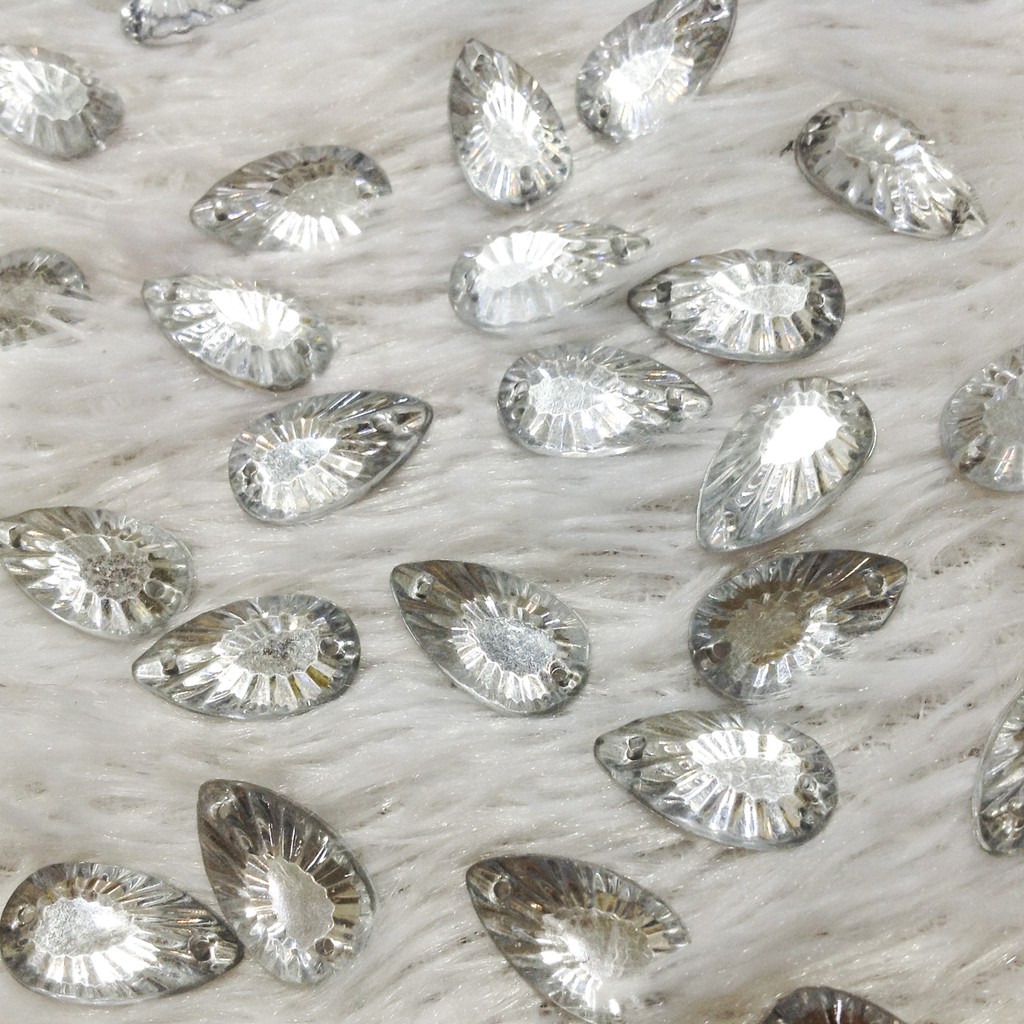 Hạt kết áo hình giọt nước viền sóng ánh bạc size 1.6cm