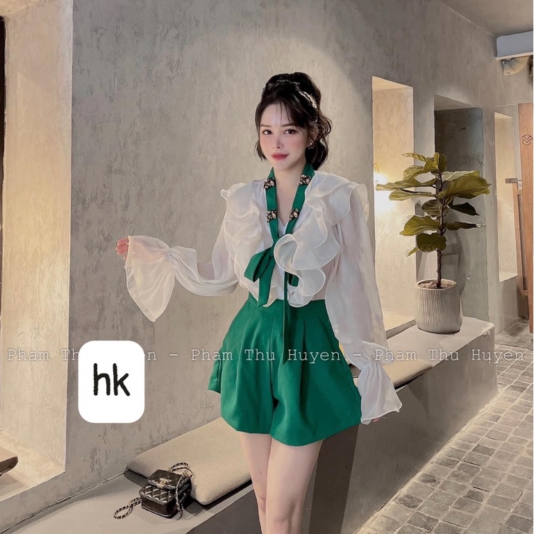 Sét bộ nữ LINH RUBI STORE áo sơ mi bèo đính nơ họa tiết, tay loe dài chất voan tơ phối quần short sang chảnh SB415