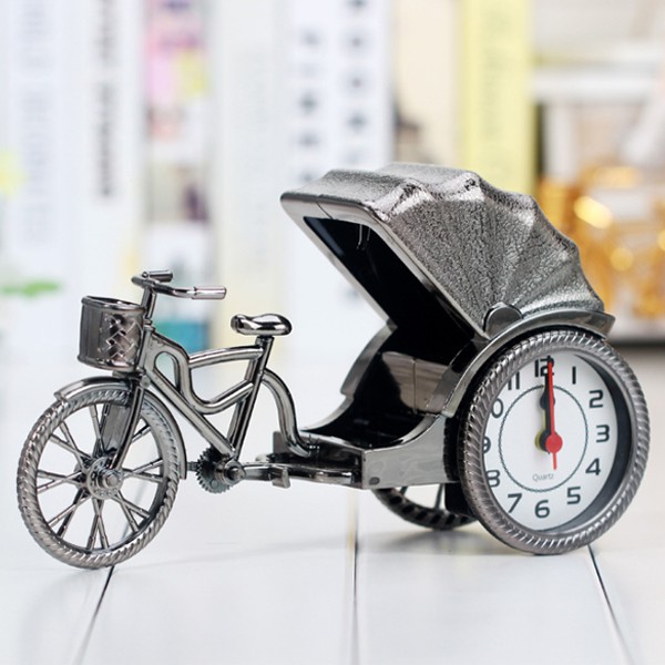 Đồng hồ báo thức mô hinh xe kéo để bàn trang trí bàn làm việc, phòng khách sang trọng lịch lãm