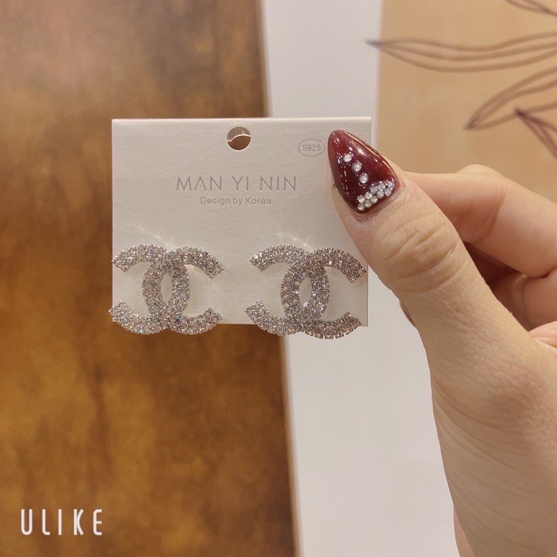 Bông tai chan€nl đính đá sang chảnh