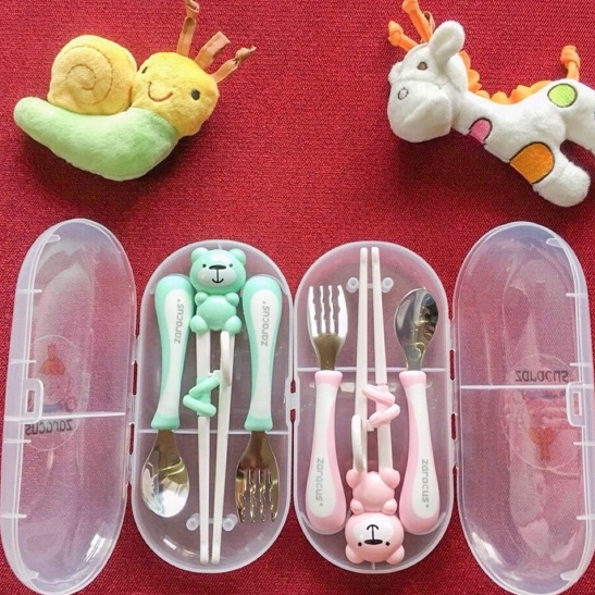 Bộ 4 món thìa, dĩa và đũa xỏ ngón inox hình thú kèm hộp đựng cho bé tập ăn