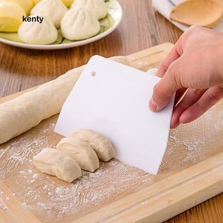 Dao cắt bột bánh bằng nhựa