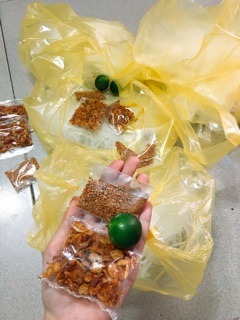 Bánh tráng muối+tắc cay (Đức Hoà-Long An)