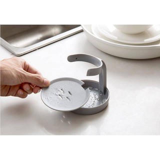 Kitchenware cleaning brush with automatic liquid addition pot washing artifact