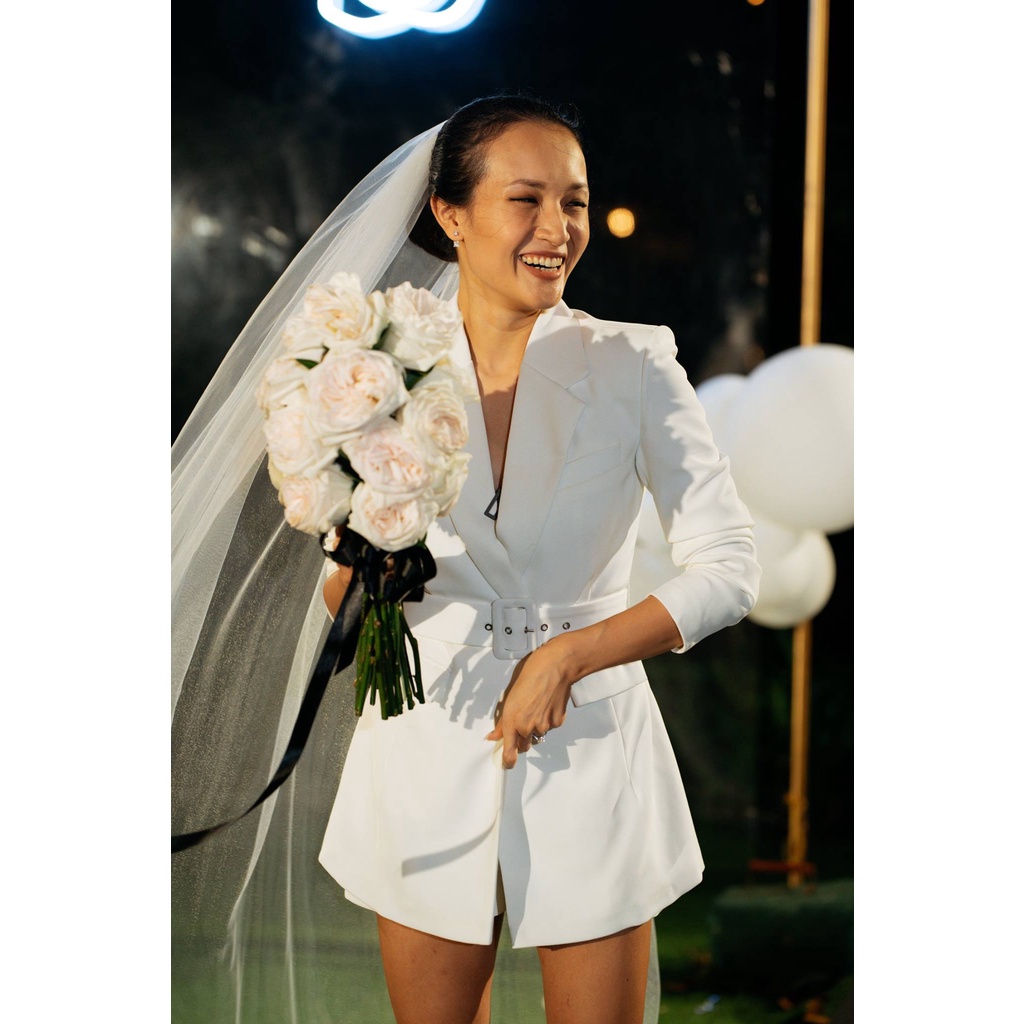 Blazer trắng thanh lịch sang trọng - Áo vest Giang ơi - Walenty