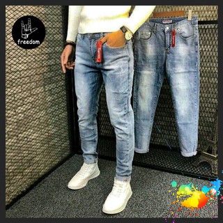 Quần Jean Nam Đẹp Màu Xanh Nhạt Trơn Dáng Slim Fit Co Giãn Tốt - Chất Đẹp Phong Cách Việt Nam