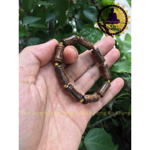 Vòng tay trầm hương sánh chìm cao cấp.