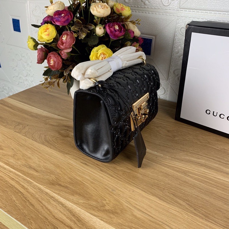 Túi xách Gucci màu đen size 20cm