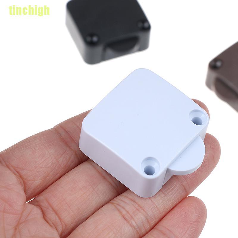 Công Tắc Điều Khiển Đèn Tủ Quần Áo Tự Động