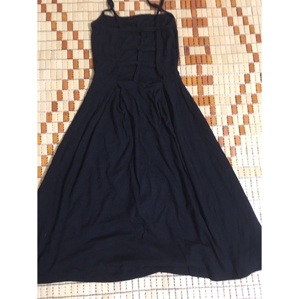 Đầm hai dây đen