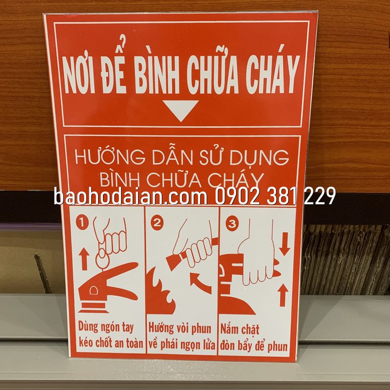 Nơi để bình chữa cháy kèm hướng dẫn sử dụng (tole phun sơn)