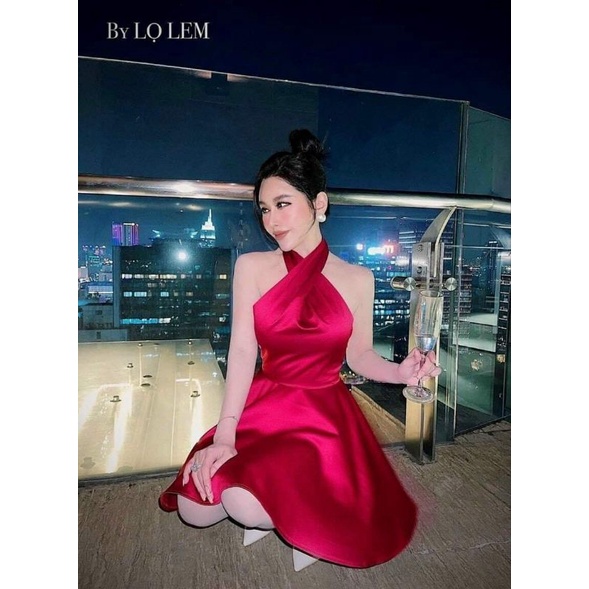 Đầm xòe cổ yếm phi bóng