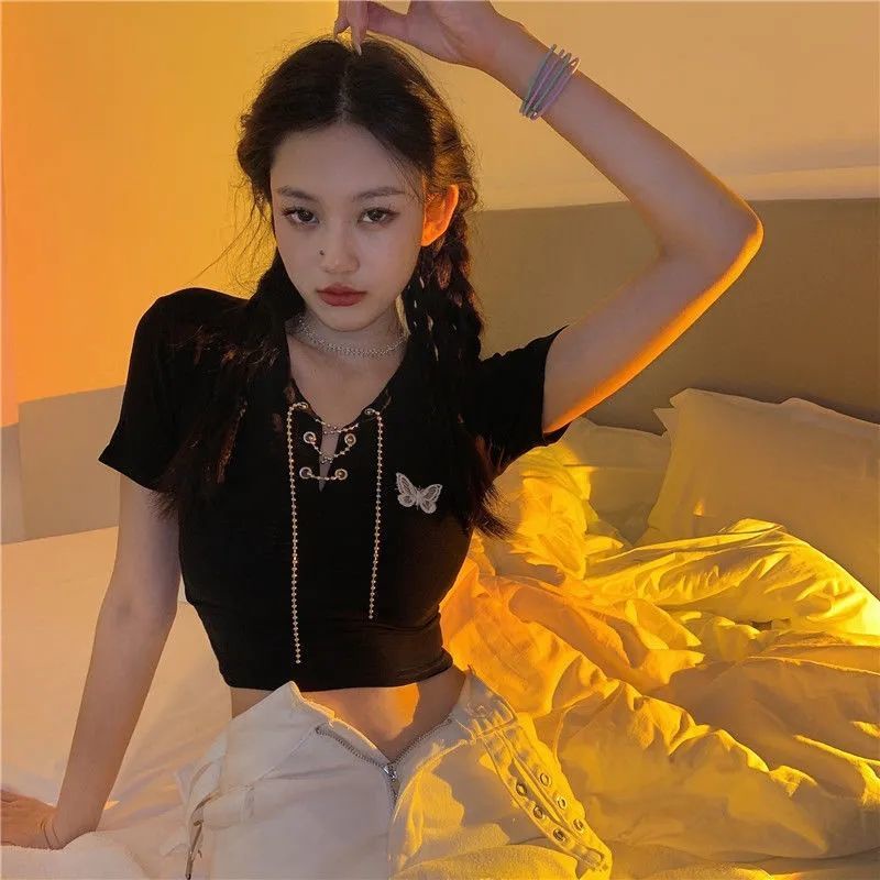 Áo croptop nữ Tay Ngắn Phối Dây Xích Phong Cách Mới 2022 JL-TX-217