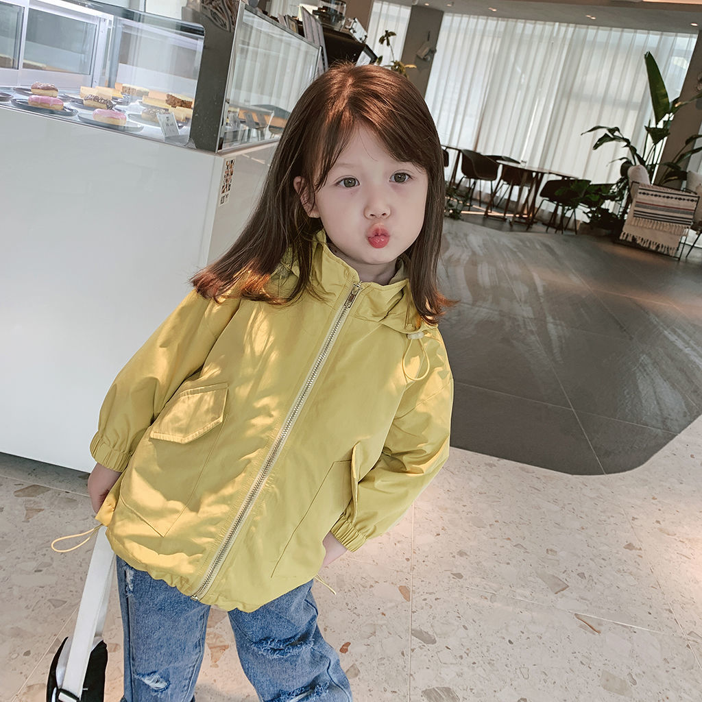 Áo khoác phong cách thời trang mùa thu duyên dáng dành cho bé gái