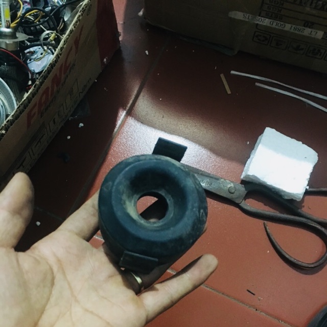 Chụp cao su sau choá đèn các loại xe