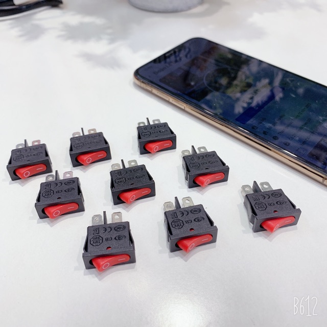 Công tắc bập bênh on - off 2 chân màu đỏ