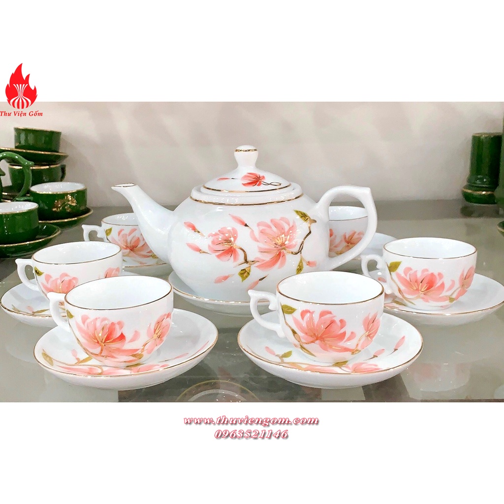 Bộ ấm chén trắng vẽ vàng vẽ cảnh Bát Tràng