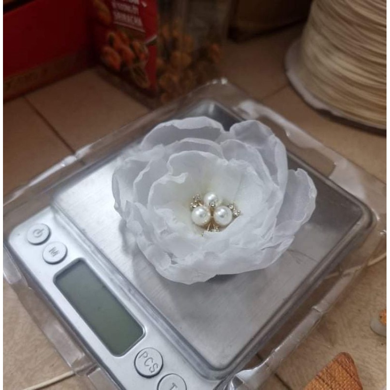 Hoa vải voan trang trí