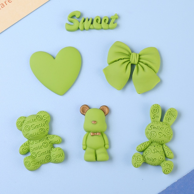 Charm thỏ Smile gấu Bearbrick tông màu xanh lá matcha trang trí kẹp tóc, dán Jibbitz, vỏ ốp điện thoại, DIY