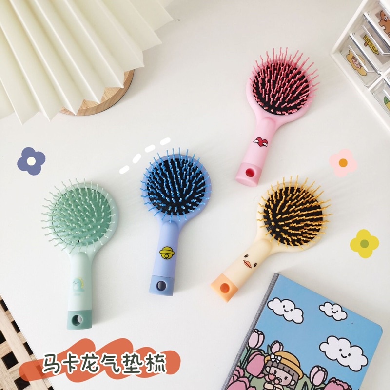 Lược chải tóc bỏ túi có gương bằng nhựa hot trend