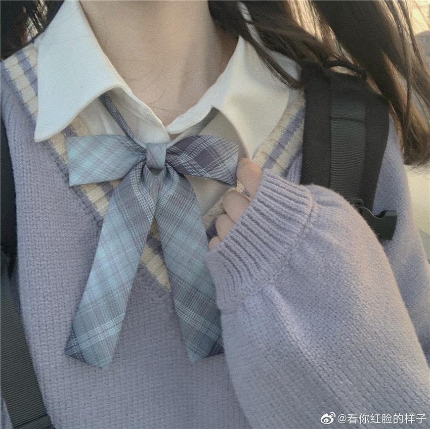 Áo Khoác Len Không Tay Cổ Chữ V Thêu Hình Thời Trang Hàn Quốc | BigBuy360 - bigbuy360.vn