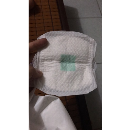 (Tặng 5 túi trữ sữa) Bịch 100 Miếng Lót Thấm Sữa Ulachi Dùng 1 Lần: Mềm, Dán Chặt, Thấm Hút Cực Nhanh, An Toàn