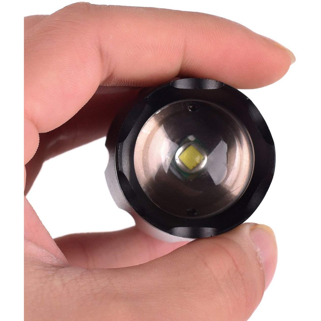 Đèn pin led siêu sáng chiếu xa tự vệ Xinsite A100 mẫu T6 điều chỉnh được 5 chế độ chiếu xa và chống nước Chammart