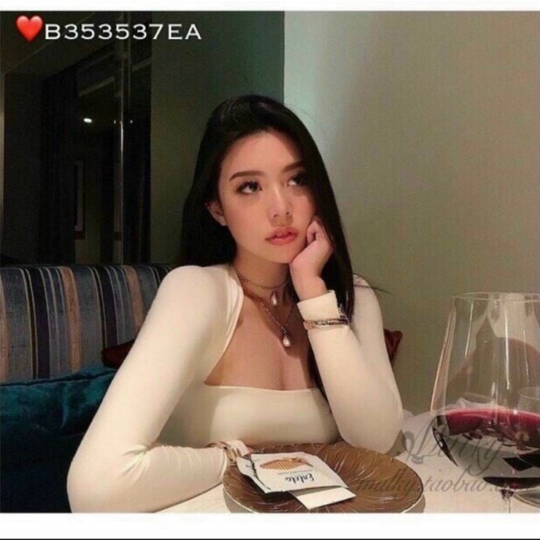 Áo cổ chữ U croptop tay dài có mút chất bozip