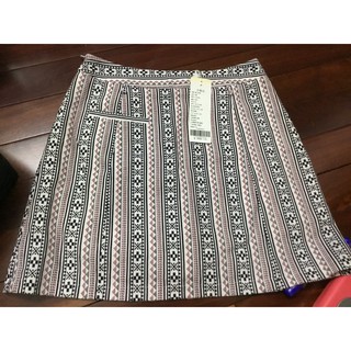 Chân váy thổ cẩm