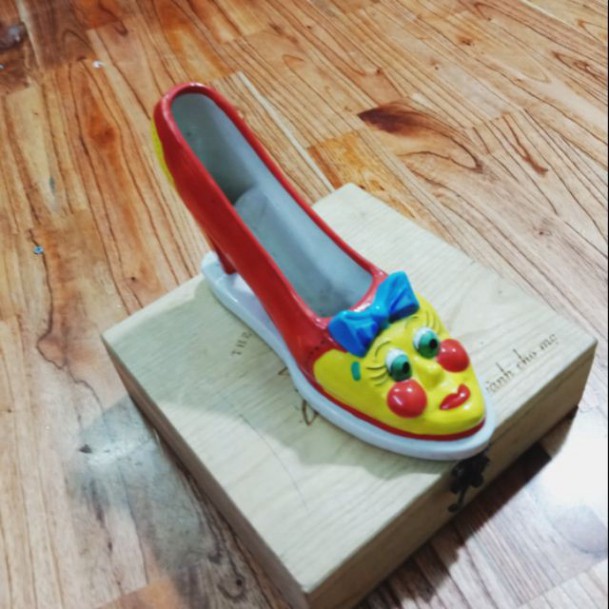 [ chất lượng ] Chiếc giày sứ trưng bày cao cấp