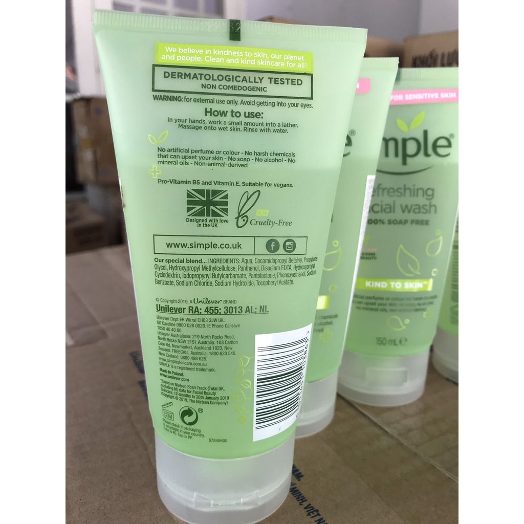 Sữa Rửa Mặt Simple Giúp Dưỡng Da Sạch Thoáng Mịn Màng &amp; Không Chứa Xà Phòng Chính Hãng 150Ml