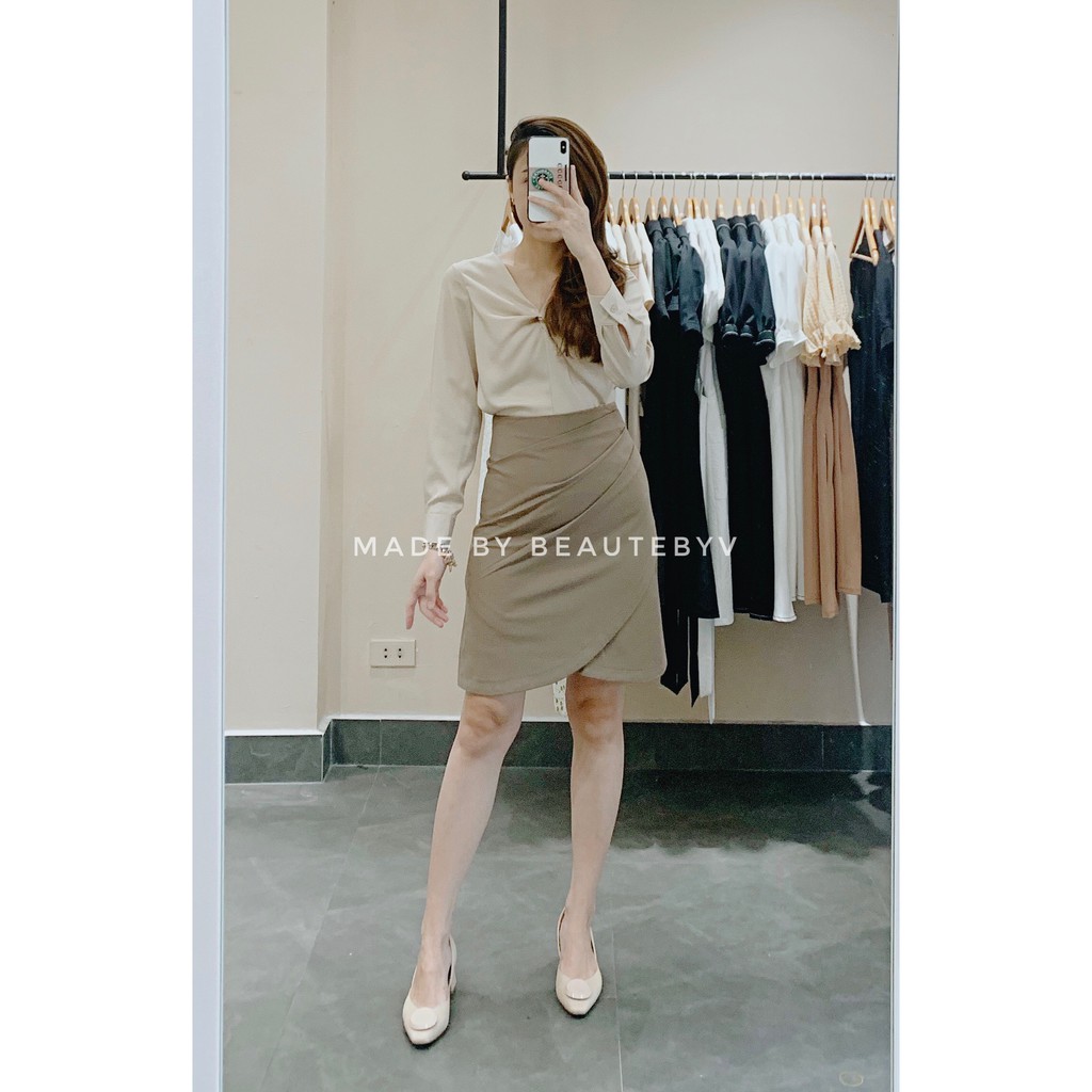BEAUTEBYV - Chân váy xếp ly xéo Ivy | BigBuy360 - bigbuy360.vn