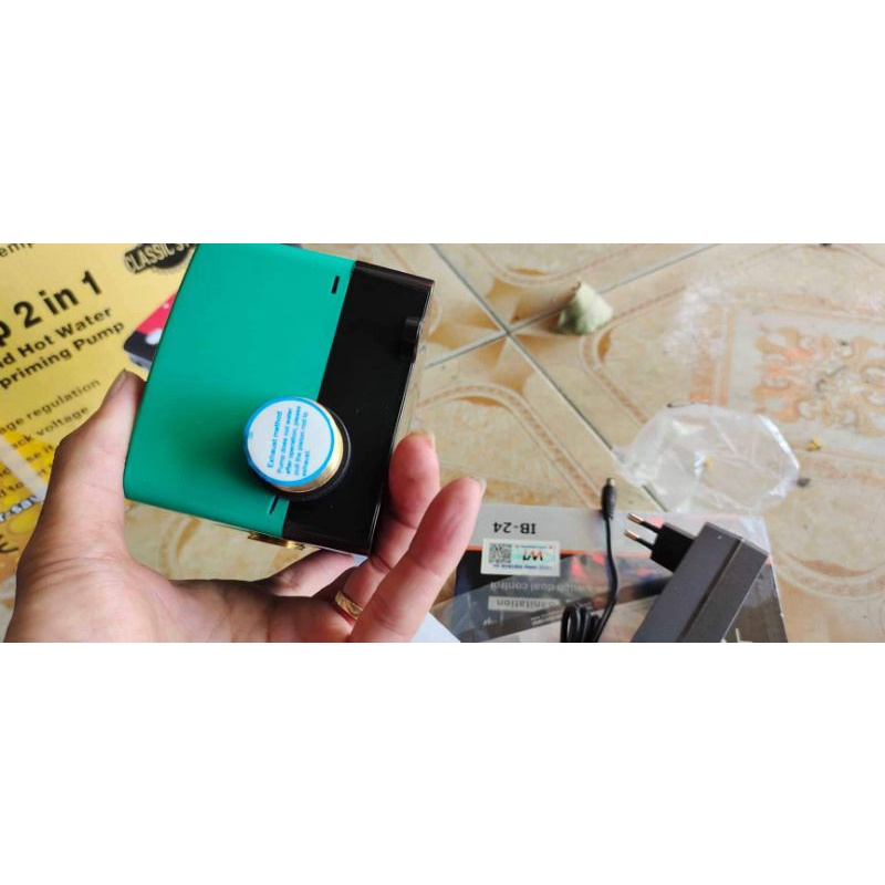 Máy bơm tăng áp mini wi Động cơ nam châm từ vĩnh cửu Dùng điện 24V