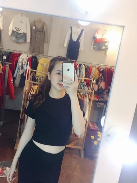 Áo croptop cổ tròn tay cộc