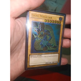 Tên thẻ bài yugioh: Ultimate Rare - Dark Magician - YSYR-EN001 Unlimited