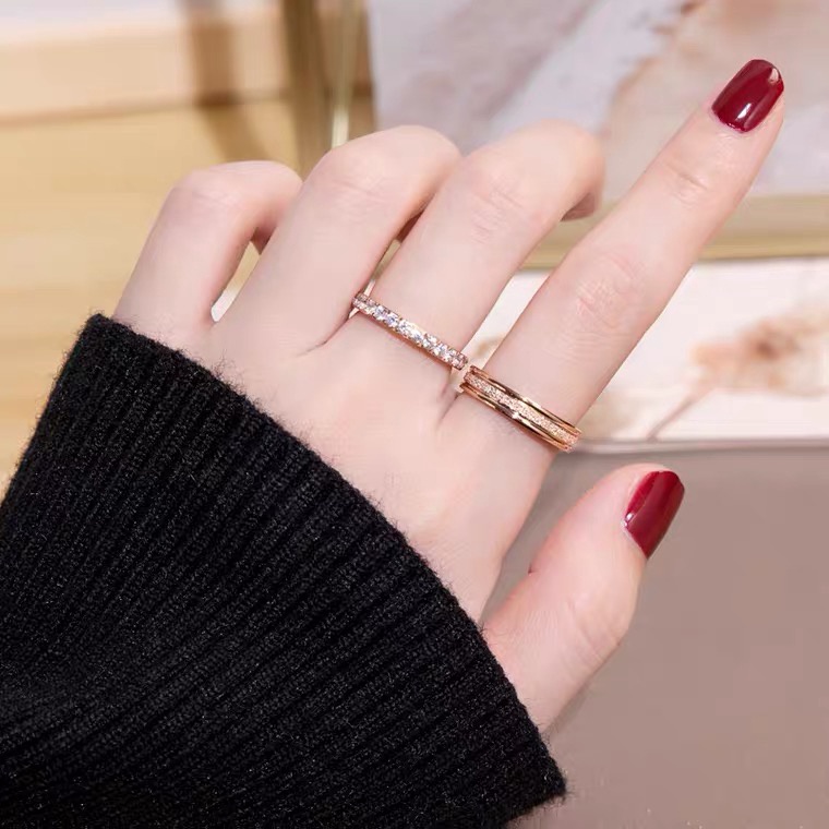 Nhẫn thép titan mạ vàng 18k màu vàng hồng / bạc thiết kế đơn giản dễ phối đồ không gây dị ứng