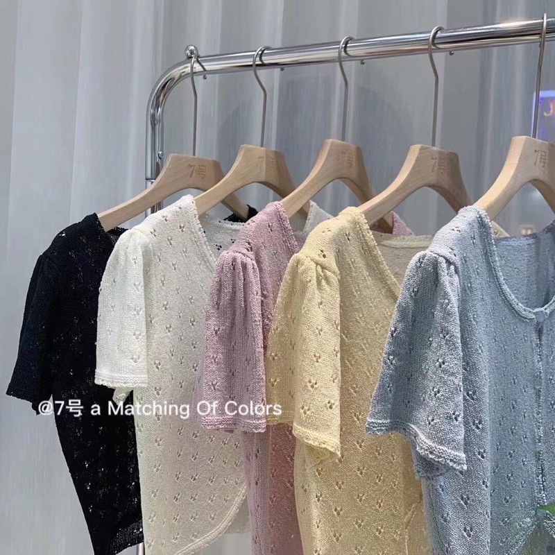 Cardigan hoa lỗ khuy đá