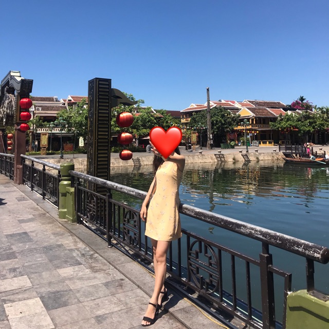 Đầm 2 dây hoa vàng hiệu XiPi size S