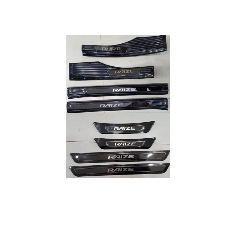 Ốp Bậc Cửa, Nẹp Bước Chân Toyota Raize 2021 - 2022, Vân TITAN Cao Cấp Tặng kèm keo dán hai mặt