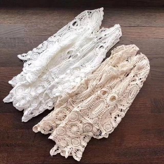 Áo lưới ren hoa đi biển