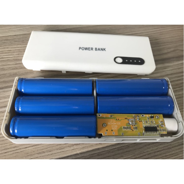 Box pin sạc dự phòng pin 16850 + Mạch sạc vỏ nhựa