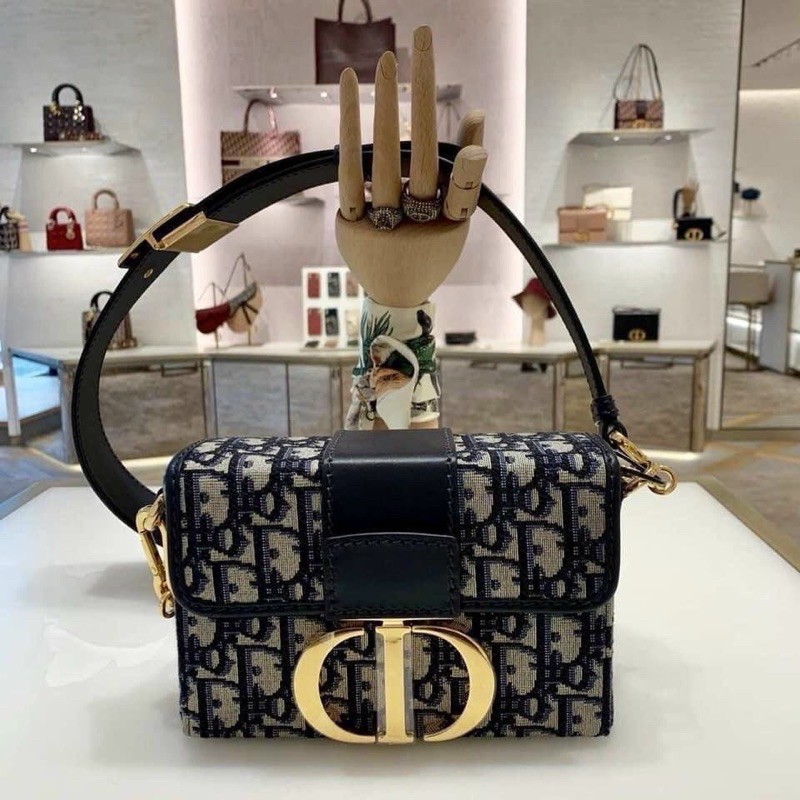Túi dior size18cm fullbox xịn sò như hình