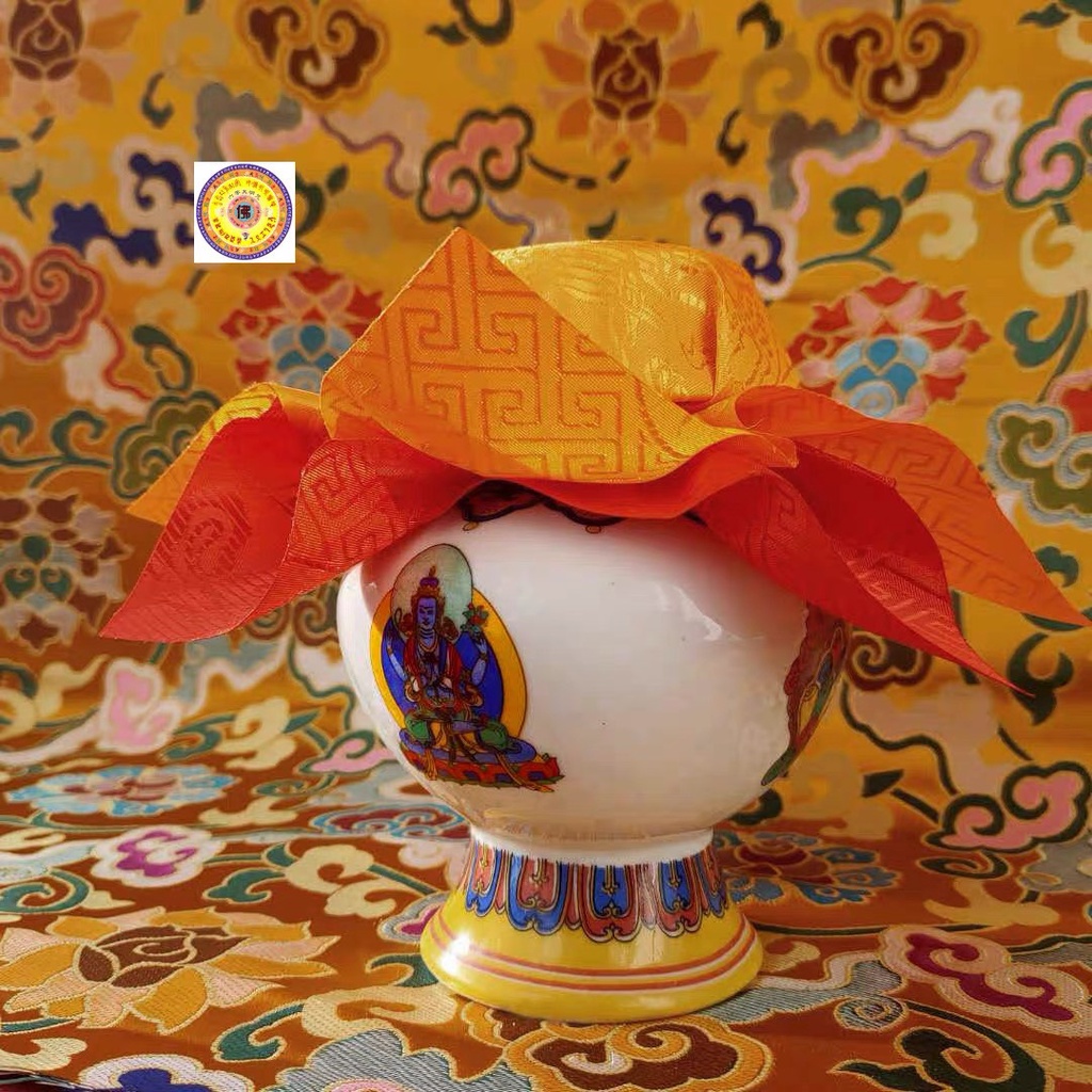 [PBMC]Bảo bình TV Kumbum - mani (Tứ Thủ) - Nắp bọc vải màu trắng (Cái)