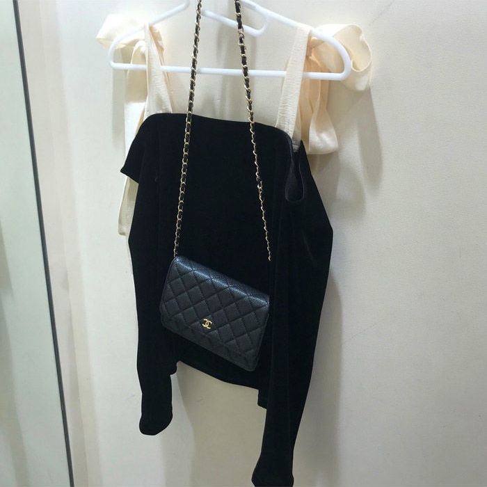 Áo Thun Nữ Tay Dài Hở Vai Màu Đen Cá Tính