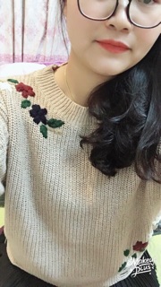 Áo len thêu bo gấu